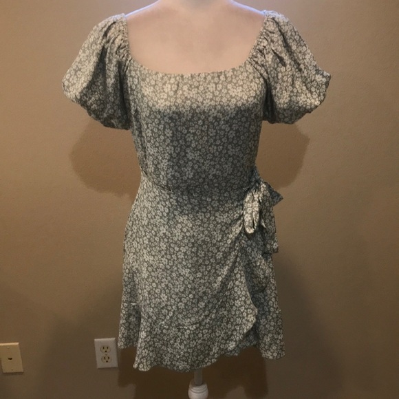 Floral Puff Sleeve Dress Faux Wrap Dress w/Lining & Tie Waist Ruffle Hem-Size M - Picture 1 of 14